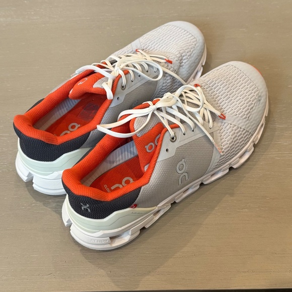 Mens On Running Cloudflyer | size 10 | gray/orange - Picture 3 of 9